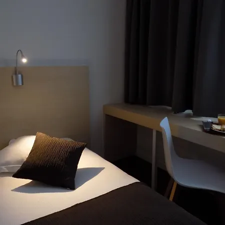 Paris Mairie De Saint-ouen Aparthotel 3*
